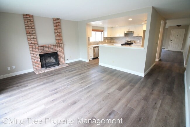 Building Photo - 4 br, 2 bath House - 3467 Circulo Adorno