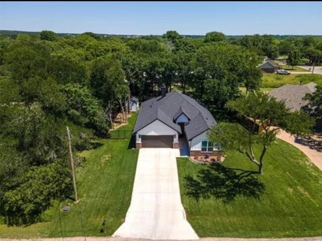 Building Photo - 1418 Cheyenne Trl