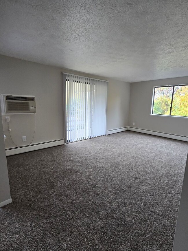 Interior Photo - Sheridan Park and Holiday Manor