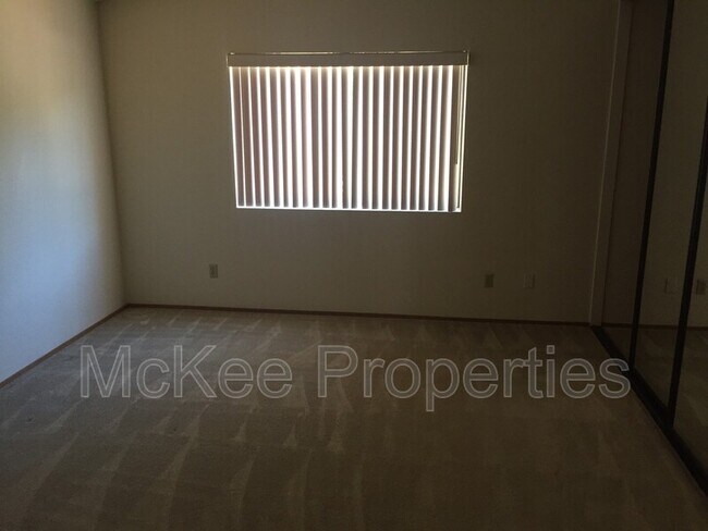 Foto del edificio - 12951 Pipilo Ct