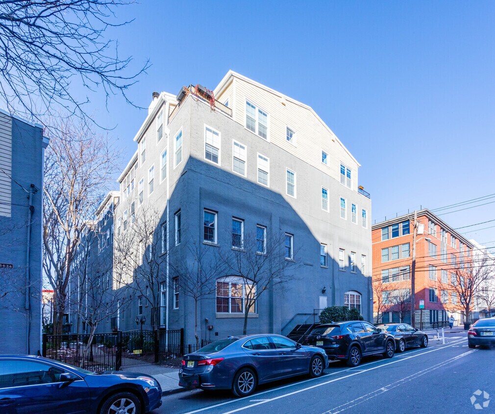 Foto del edificio - 1034 Clinton St