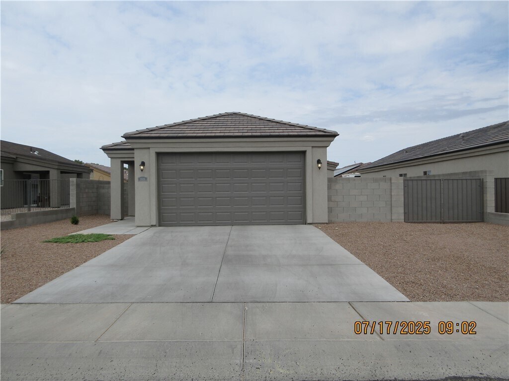 Foto principal - 3555 N Kenneth Rd