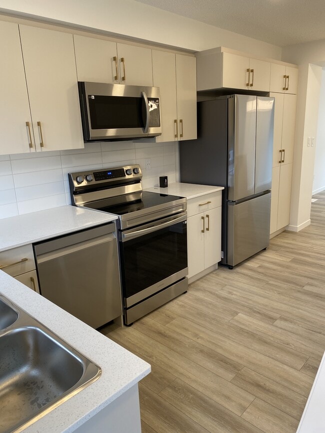 Building Photo - 1530 Tamarack Blvd NW