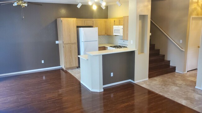Building Photo - Green Valley Ranch 2 Bed Condo w/Garage