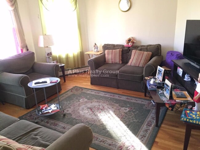 Building Photo - 10 Buckley Ave