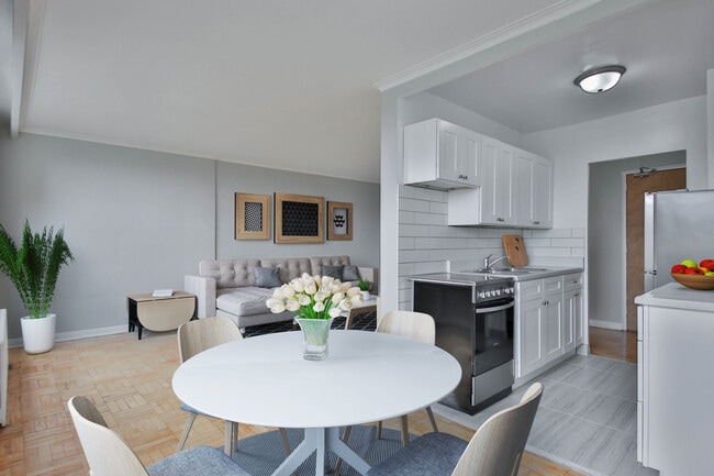 Building Photo - 26 Sloane Avenue