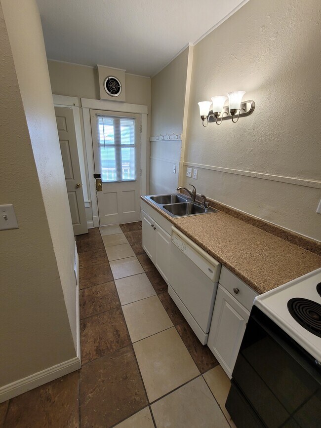 351 S Dickason Blvd Unit 351, Columbus, WI 53925 Apartments in