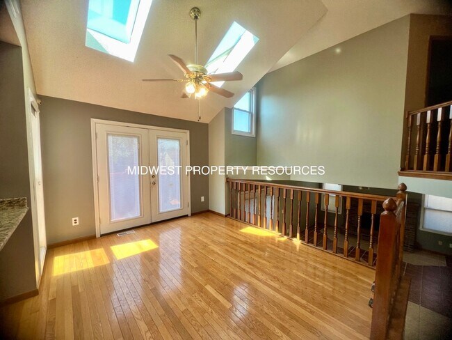 Building Photo - Amazing 3 Bedroom Home!