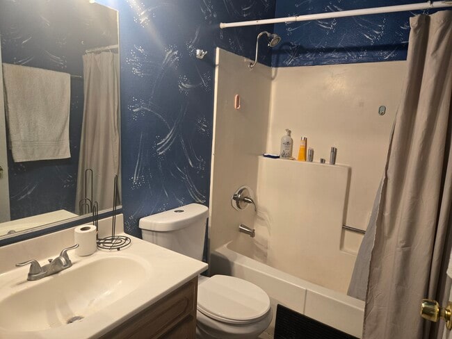 Building Photo - 5488 Dobbs St