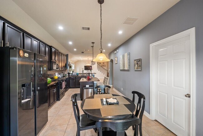 Foto del edificio - 8819 Chaco Hill Ln
