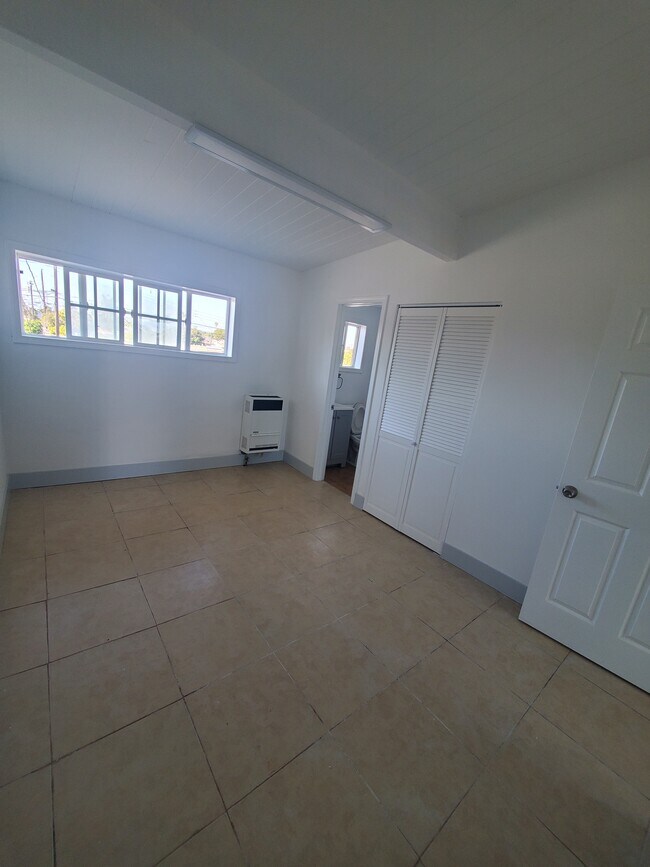 Dormitorio - 679 E Port Hueneme Rd