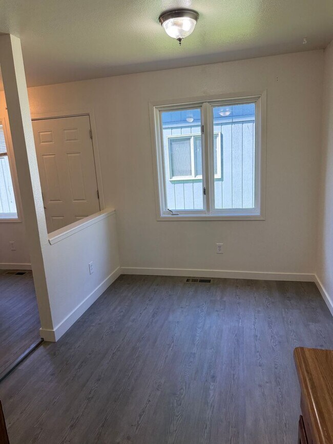 Foto del edificio - 935 E 45th Ct