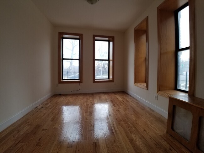 Building Photo - 631 Edgecombe Ave