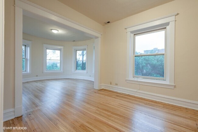 Building Photo - 4700 N Beacon St