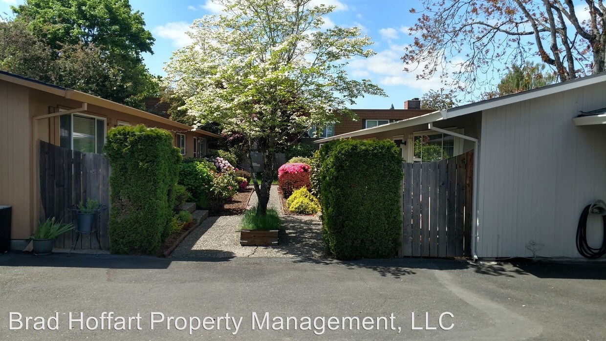 Foto principal - 5105-5195 SW Menlo Dr