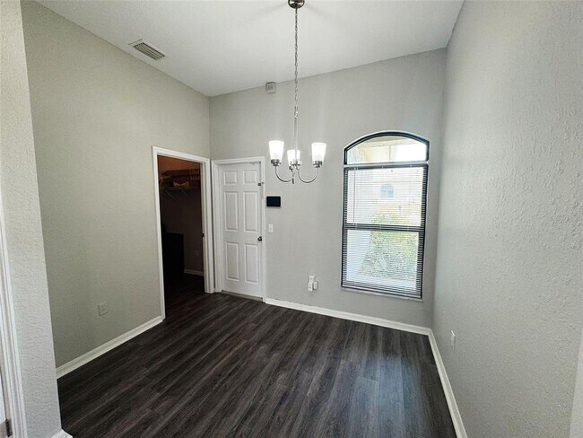 Building Photo - 346 Sterling Dr