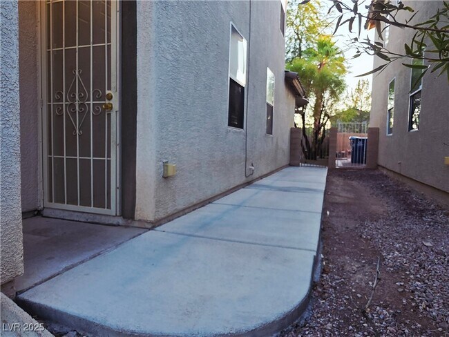 Foto del edificio - 6225 Mercer Valley St
