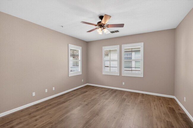 Foto del edificio - 8150 Crystal Walk Cir