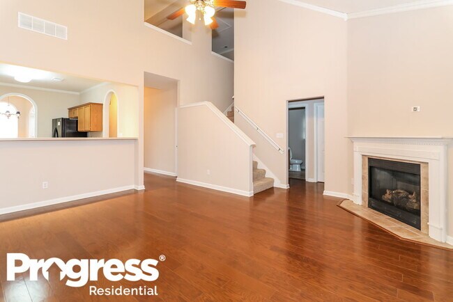 Building Photo - 7490 Crystal Lake Dr