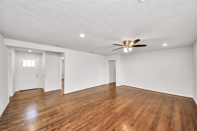 Foto del edificio - 5803 Darnell St