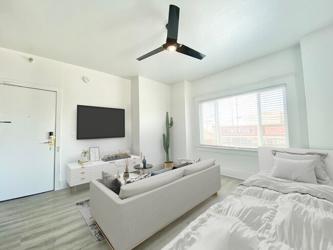 Building Photo - Leo Lofts