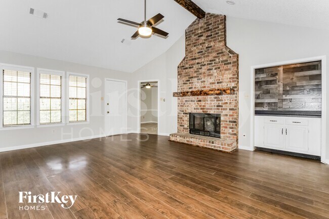 Foto del edificio - 9460 Woodcutter Ln