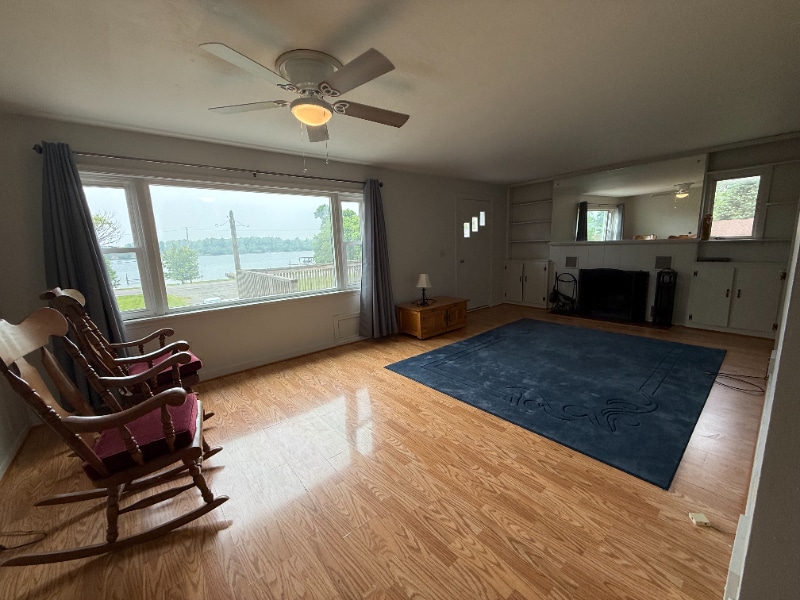 Primary Photo - 2156 E River Rd