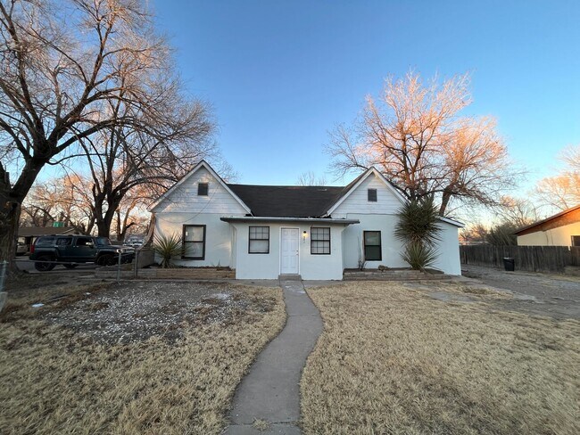 Building Photo - Winter Special! Half off first months rent!!