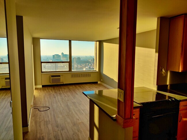 Sunny living room - 1355 N Sandburg Ter