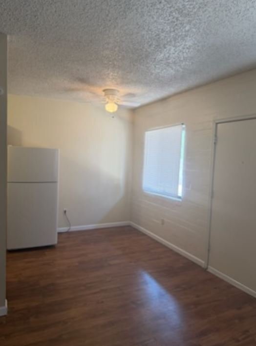 Foto del edificio - 1518 E Hedrick Dr