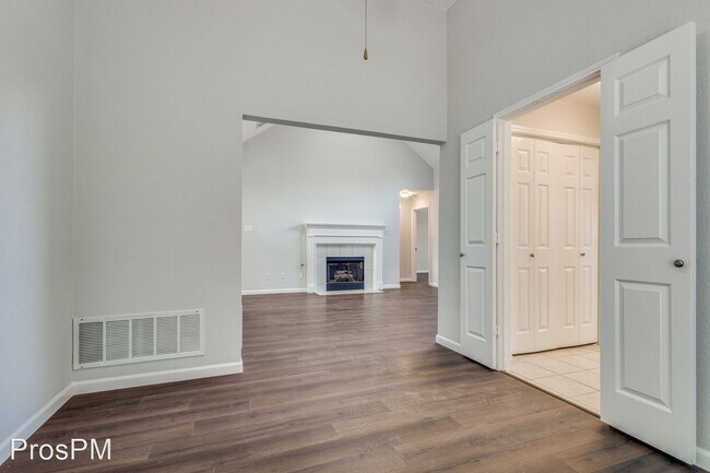 Foto del edificio - 3 br, 2 bath House - 2317 Suntree Lane