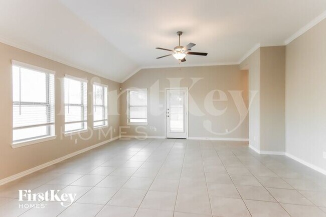 Building Photo - 15126 Arlington Park Ave
