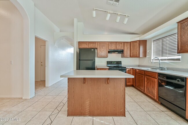 Building Photo - 2607 E Anderson Dr