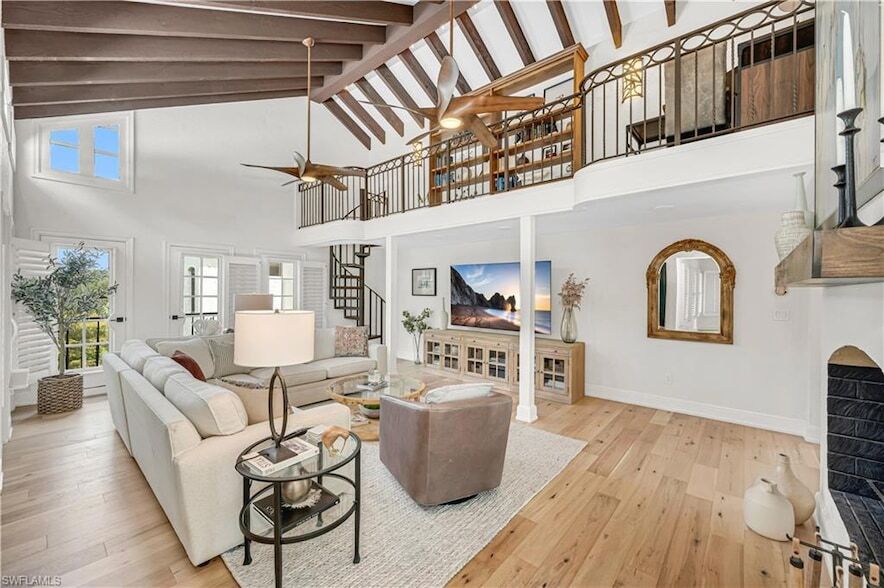 Foto principal - 5850 Pelican Bay Blvd