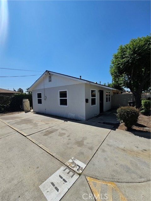 Building Photo - 1139 W Mill St