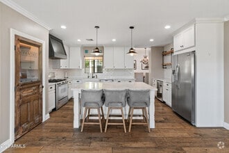 Building Photo - 4146 E Glenrosa Ave