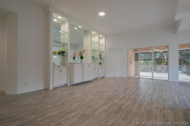 Foto del edificio - 7046 Fish Creek Ln