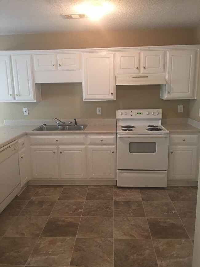 Foto del edificio - Nice Townhome in McDonough