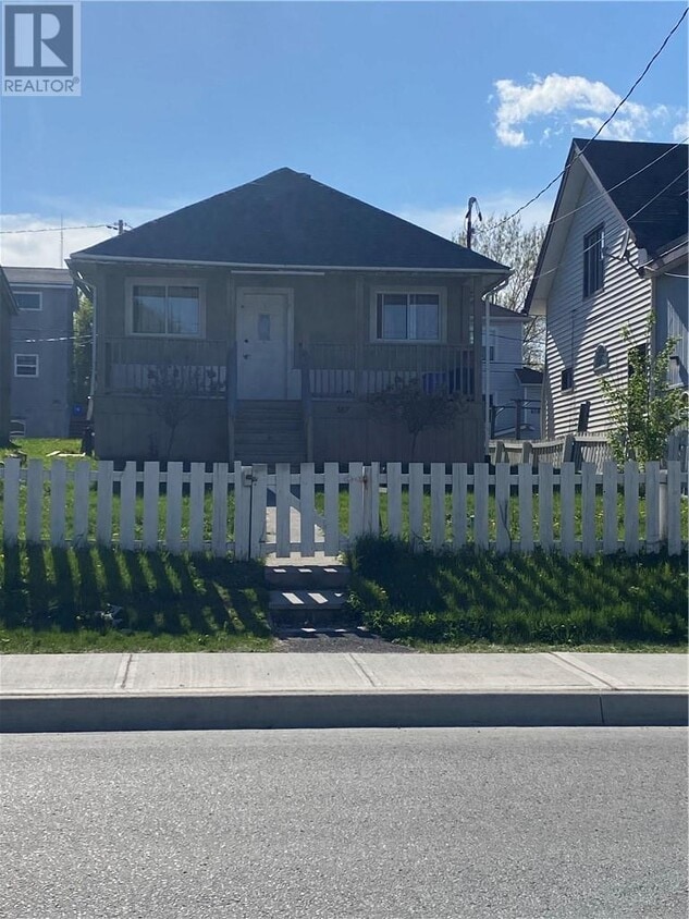 Photo principale - 387 Melvin Ave