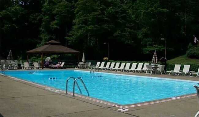 Pool access included - 501 Thorncliffe Dr