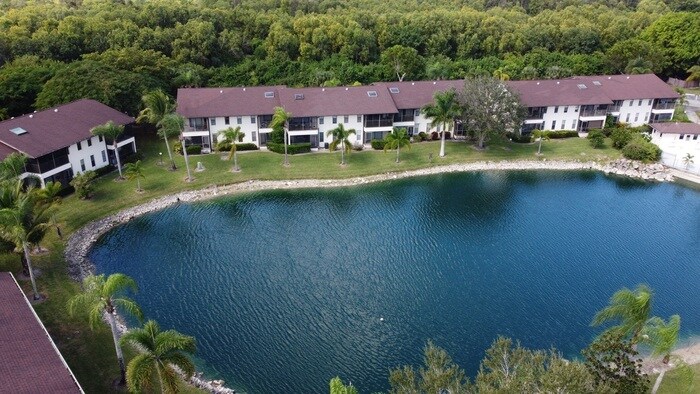Foto del edificio - 5273 Treetops Dr