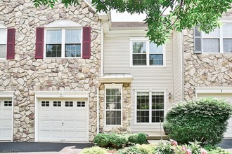 Building Photo - 6 Georgian Ct