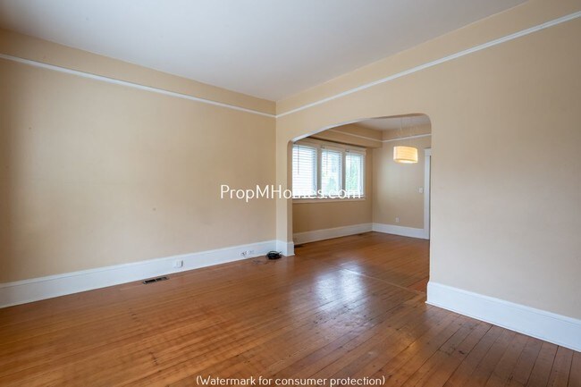 Foto del edificio - 3041 SE Main St