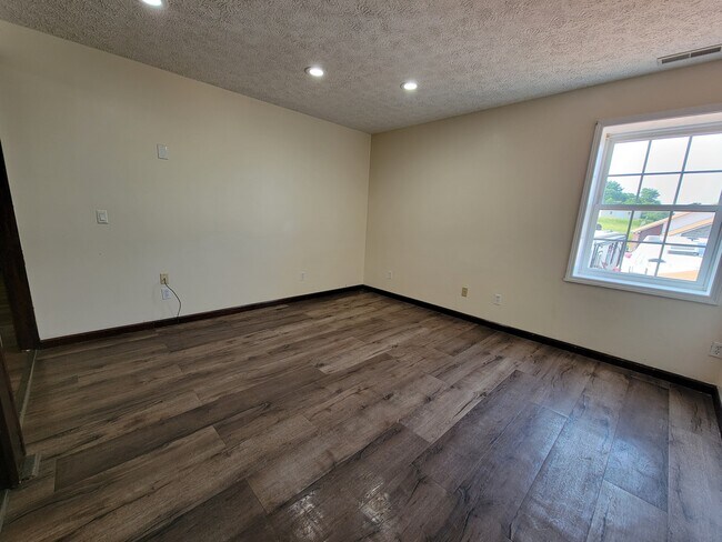 Building Photo - 3707 Roberts Matthews Highway, Unit A