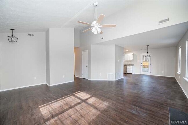 Foto del edificio - 9008 Stonebrook Dr