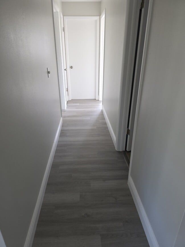 Building Photo - 1076 Hermosa Dr