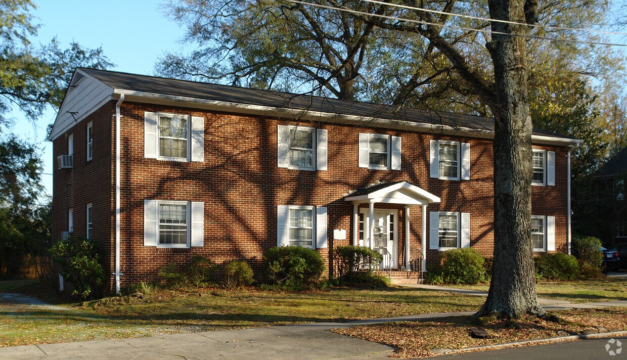 Foto del edificio - 808 N Buchanan Blvd