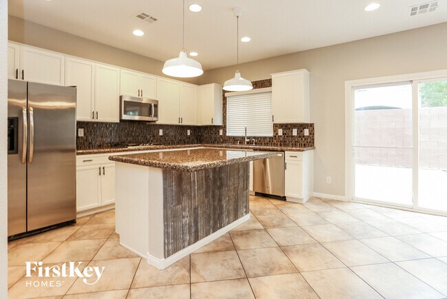 Foto del edificio - 10858 Knickerbocker Ave