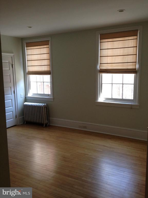 Foto del edificio - 324 S Juniper St