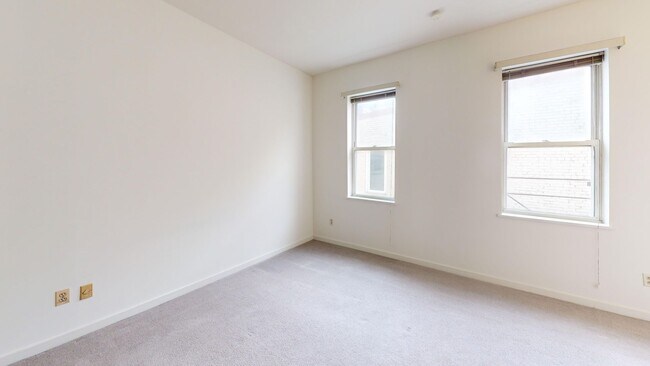 Foto del edificio - West End One Bedroom Apartment Available Now!